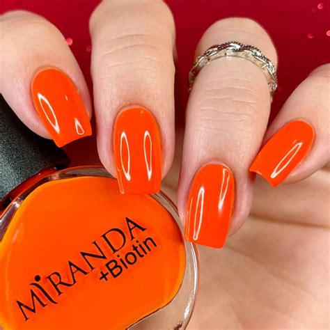 fel oranje nagellak
